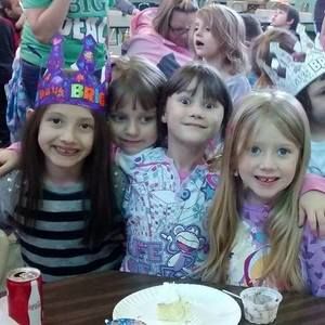 Meet your Posher, Kay